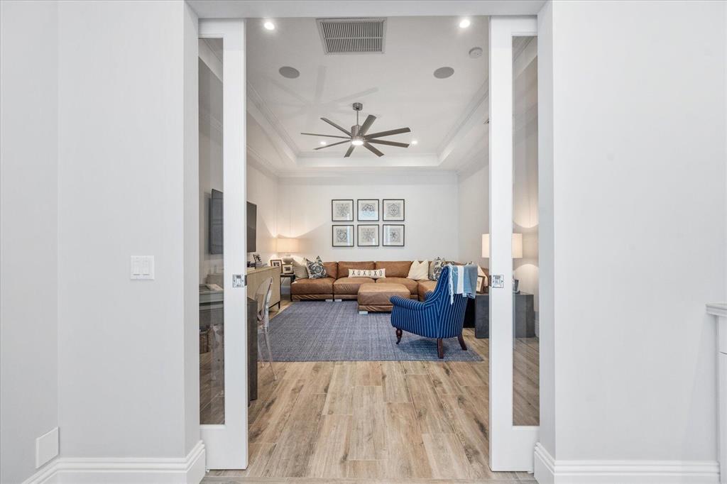 BREAKERS WEST - Residential