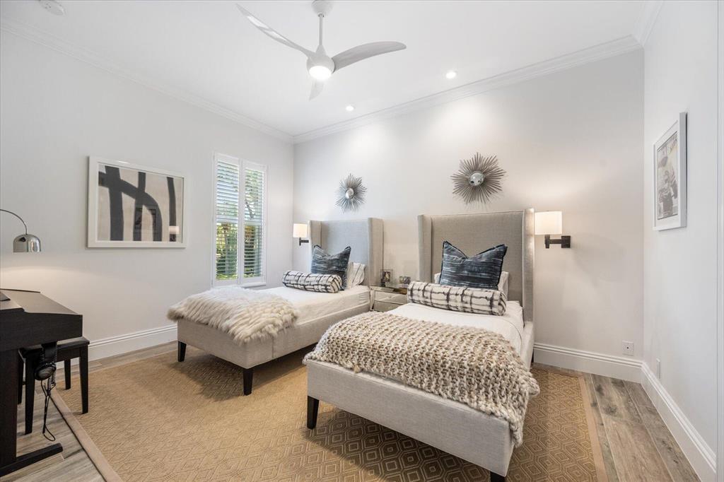 BREAKERS WEST - Residential