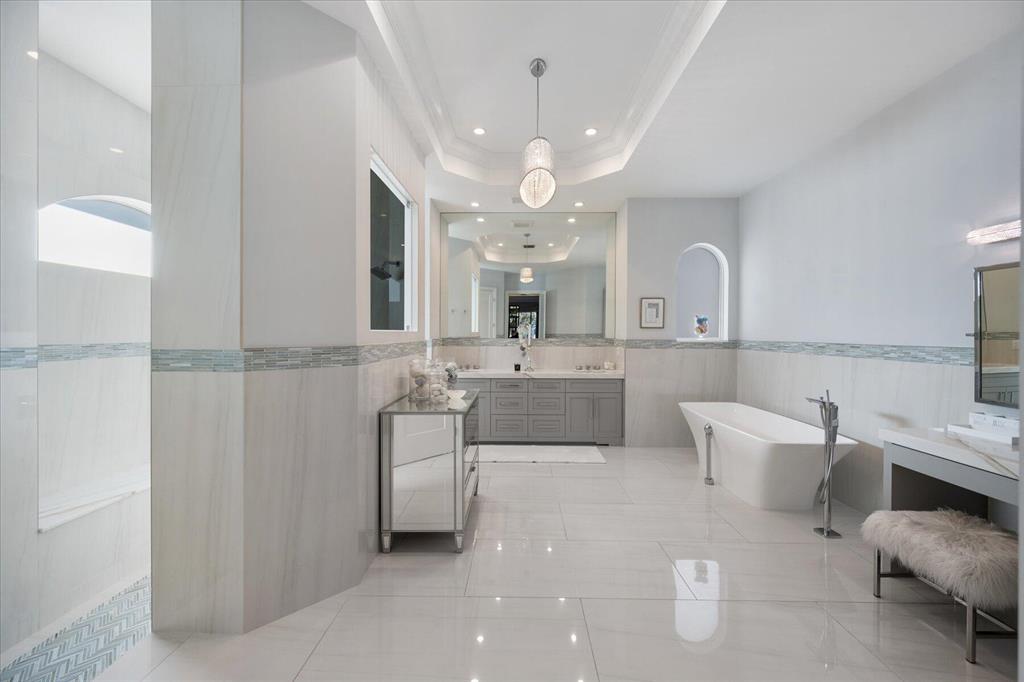 BREAKERS WEST - Residential