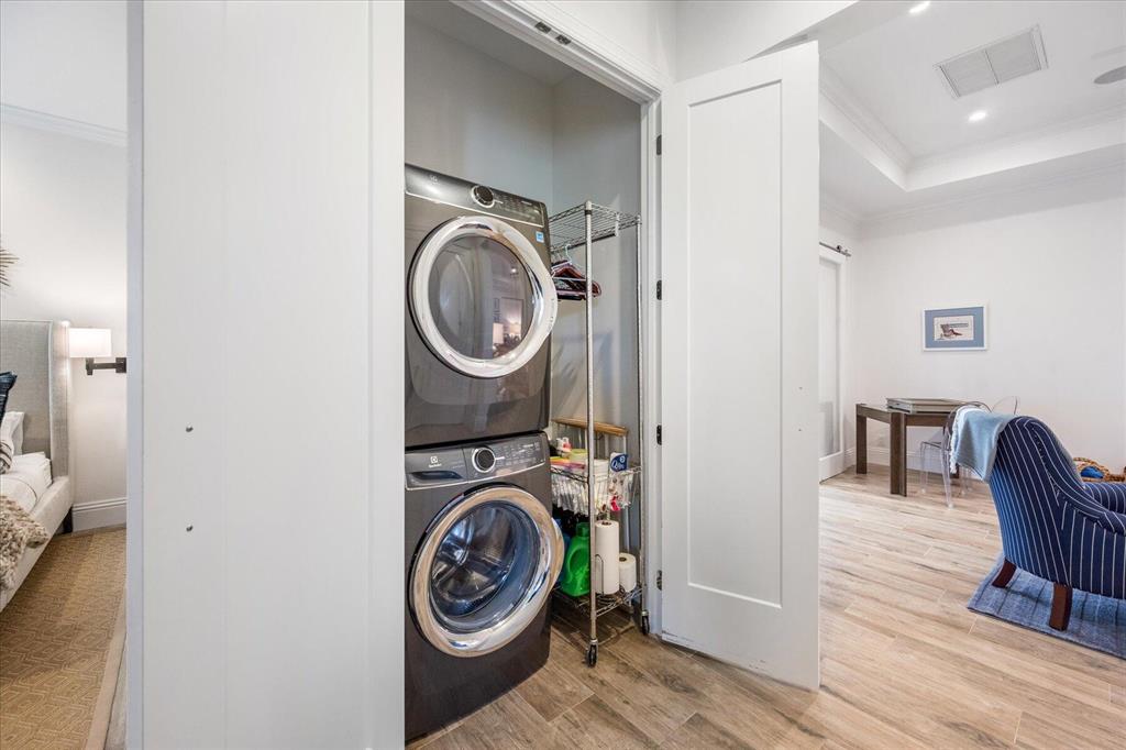 BREAKERS WEST - Residential