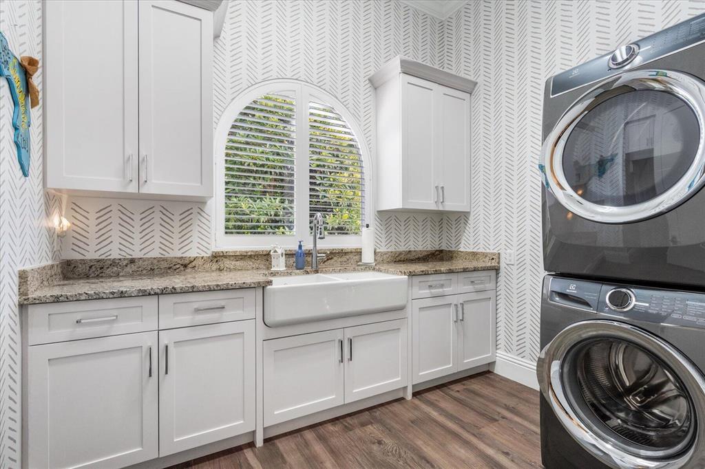 BREAKERS WEST - Residential