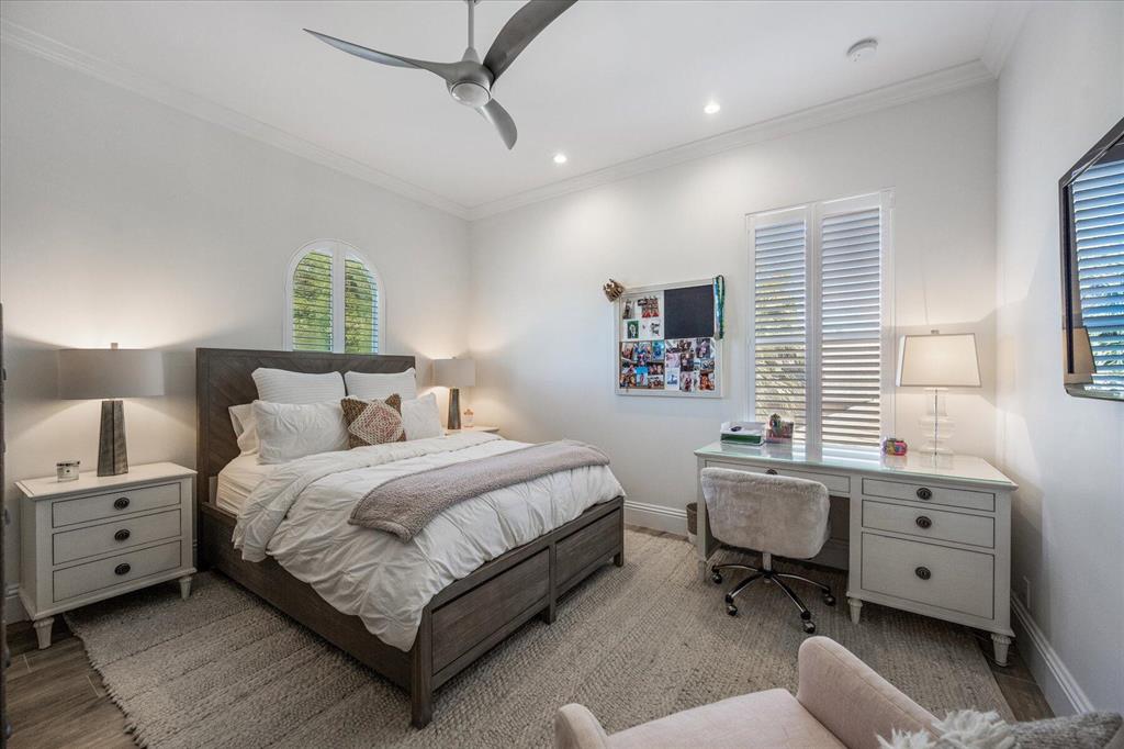 BREAKERS WEST - Residential