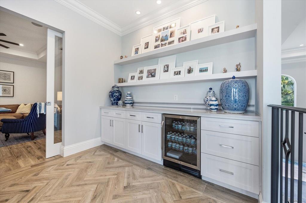 BREAKERS WEST - Residential