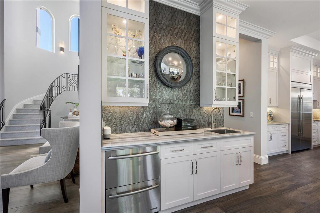 BREAKERS WEST - Residential