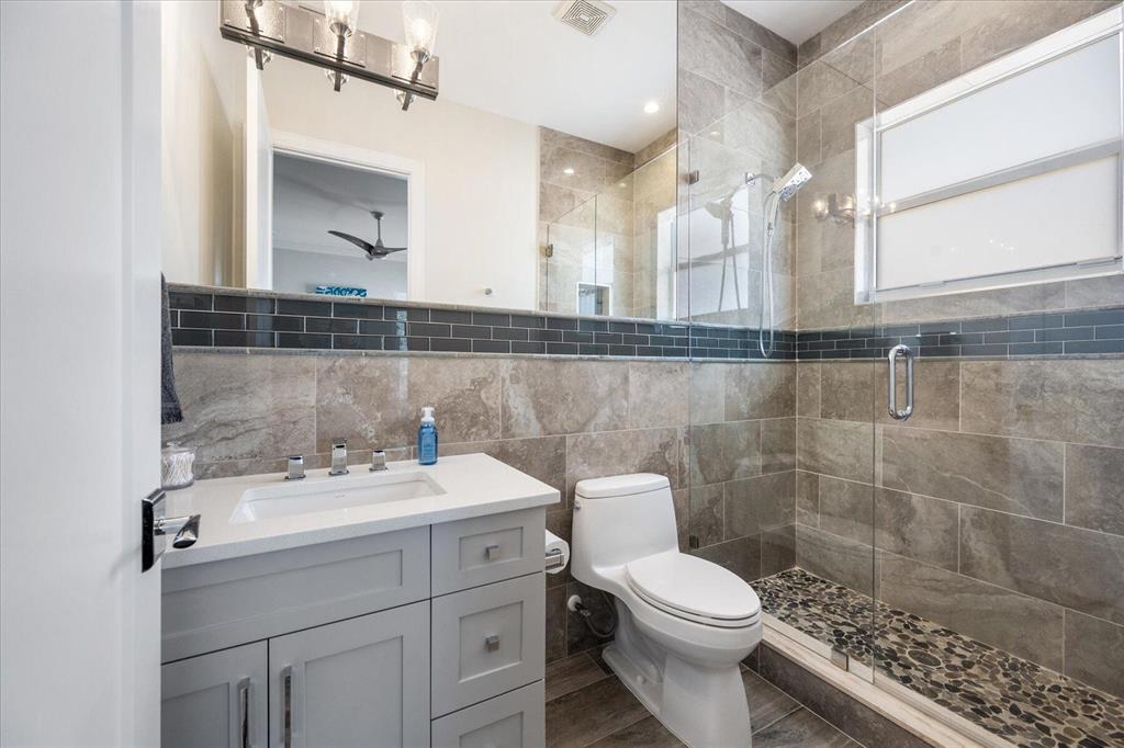 BREAKERS WEST - Residential