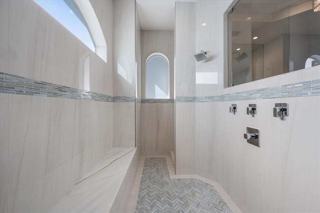 BREAKERS WEST - Residential