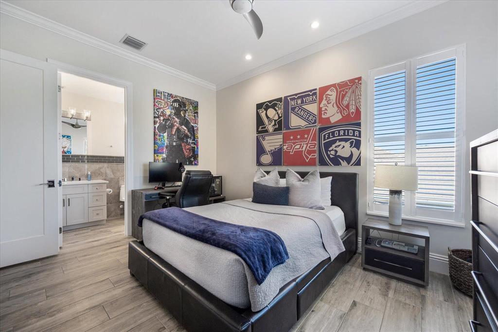 BREAKERS WEST - Residential