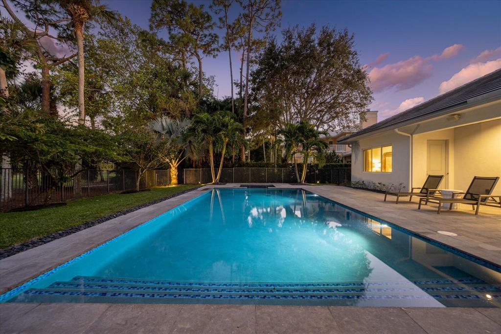 BREAKERS WEST - Residential