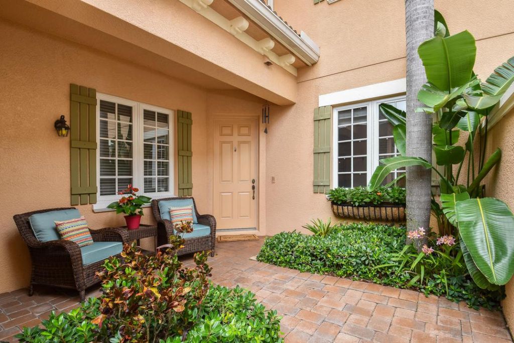 Photo of 4679 Cadiz Circle, Palm Beach Gardens, FL 33418 (MLS # R10920321)