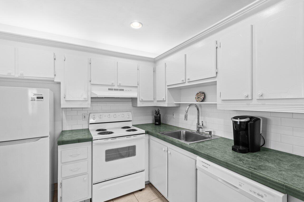 266 Seville L