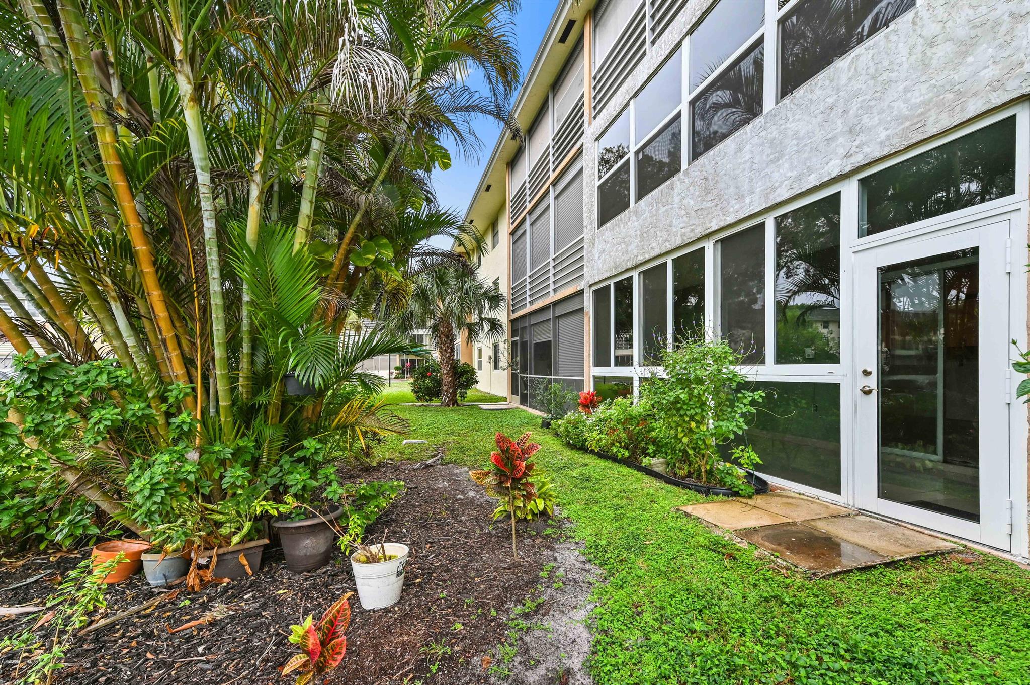 SABAL PALM VILLAGE - Residential