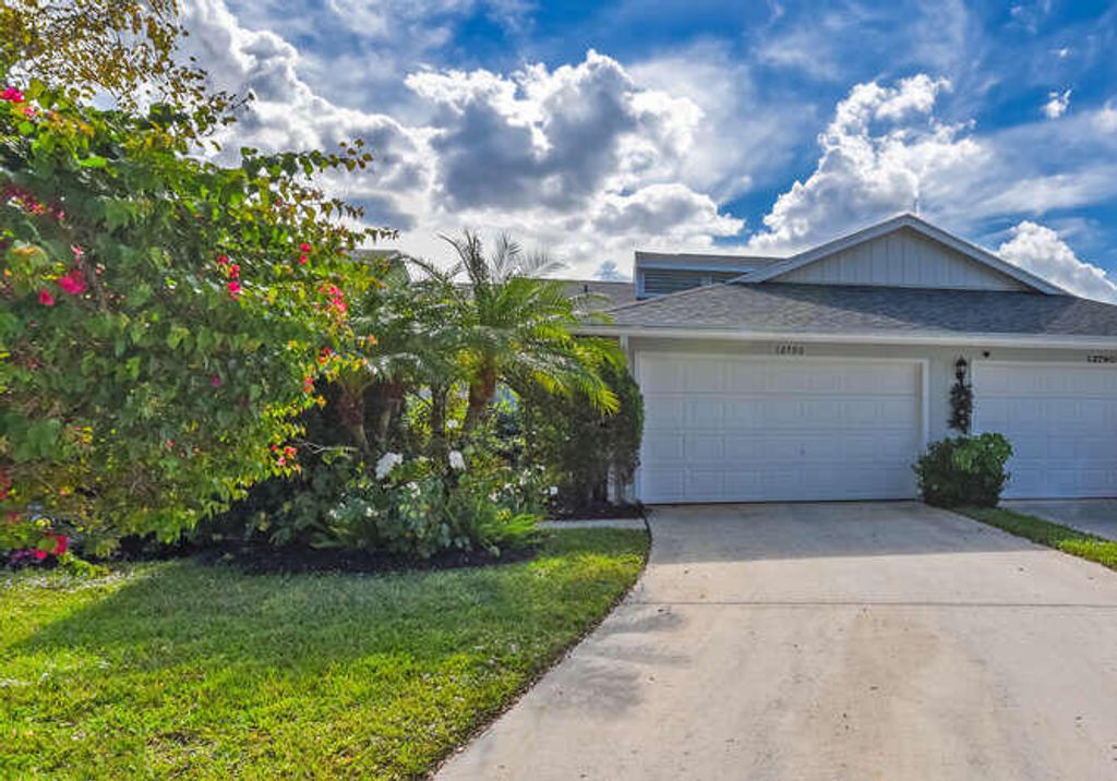 Photo of 12790 SE Berwick Court, Hobe Sound, FL 33455 (MLS # R11165530)