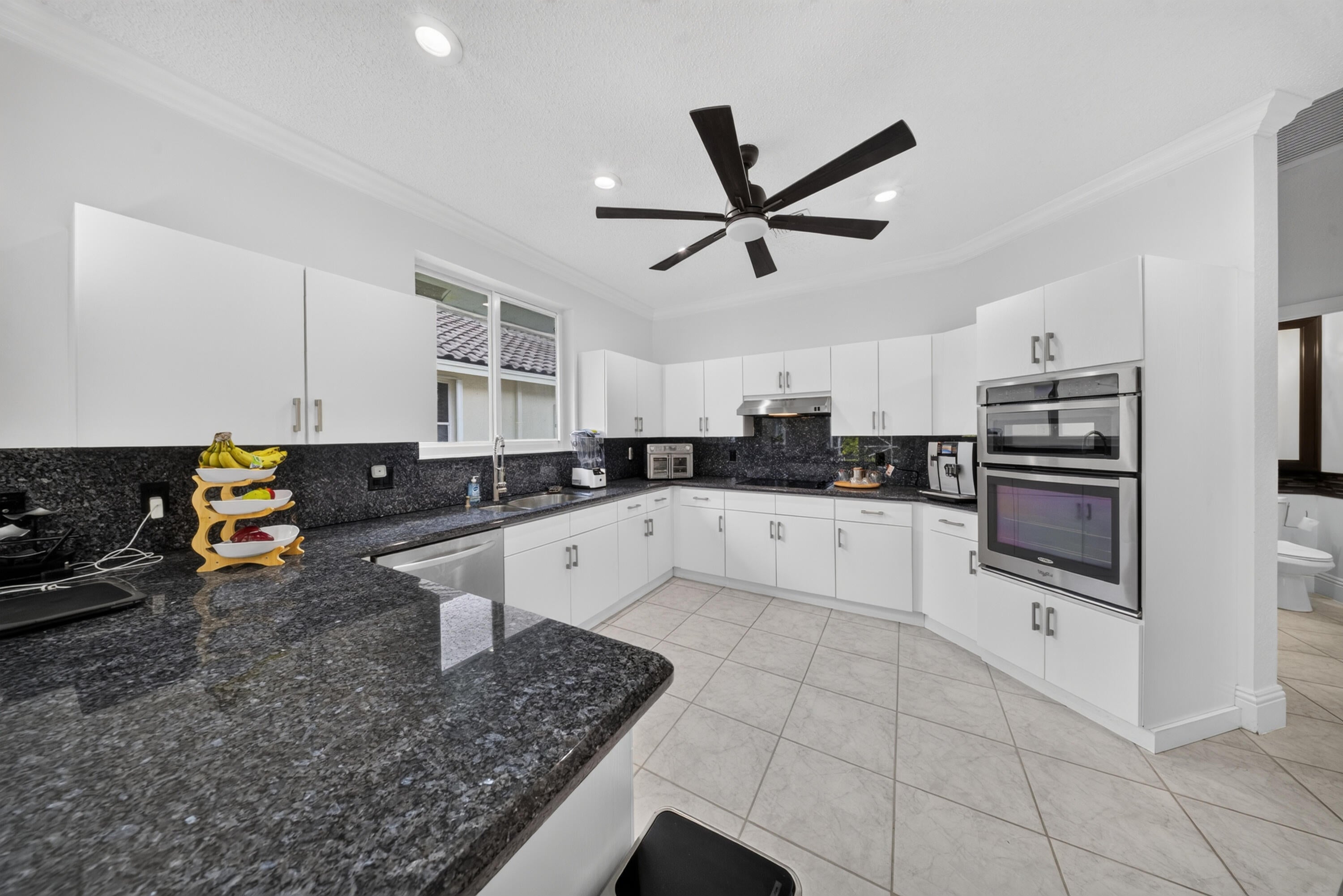 7690 La Corniche Circle