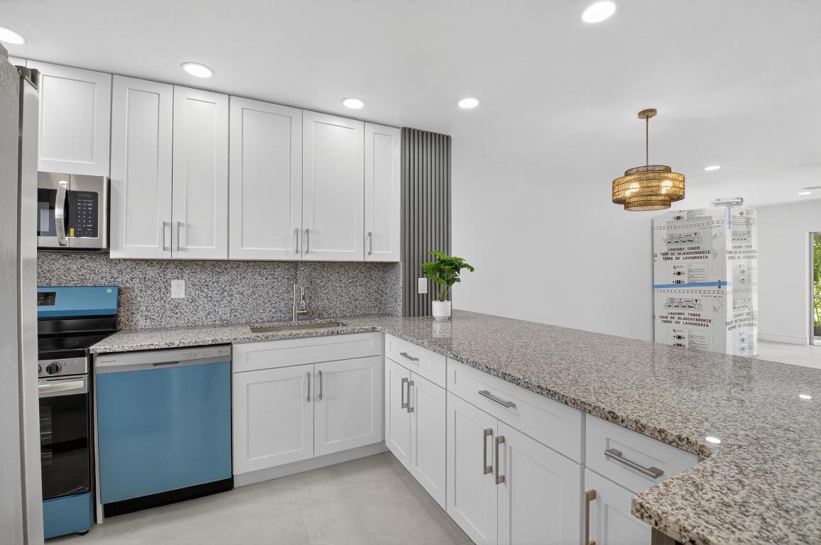 SANDALFOOT SOUTH THREE  COND - Residential