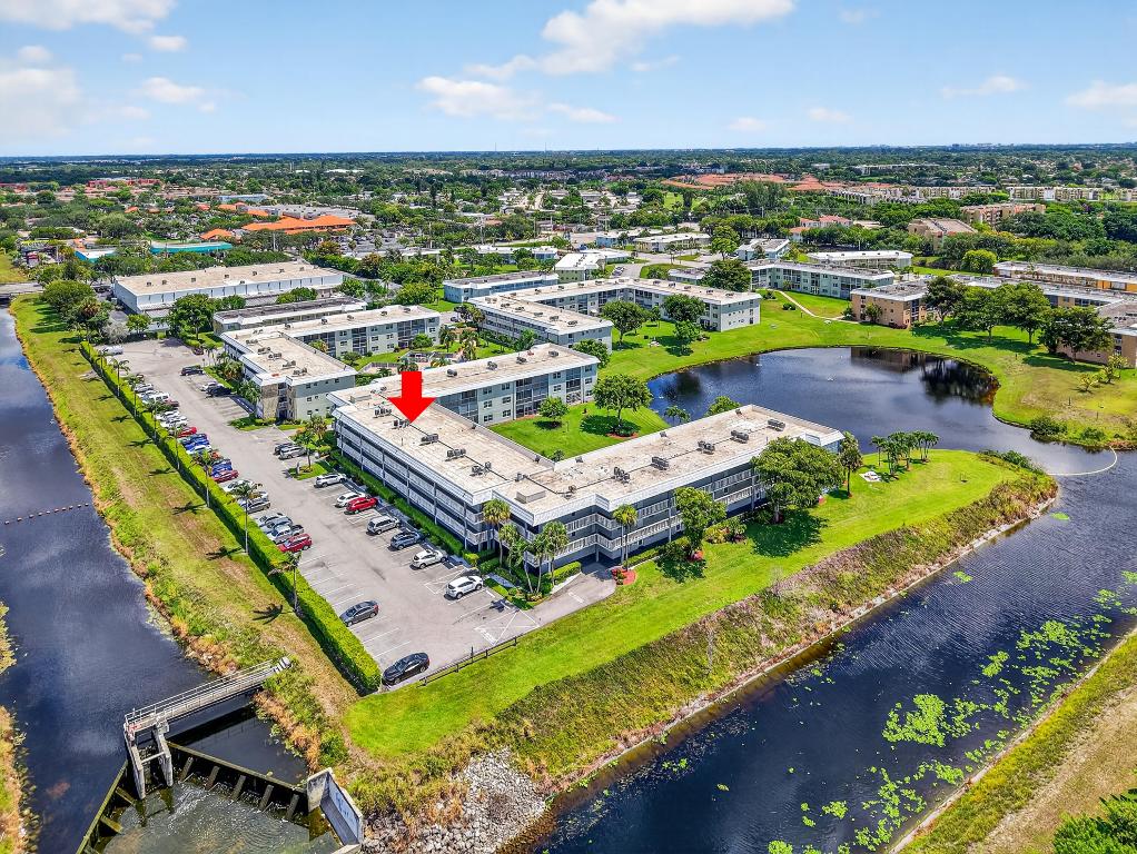 SANDALFOOT SOUTH THREE  COND - Residential