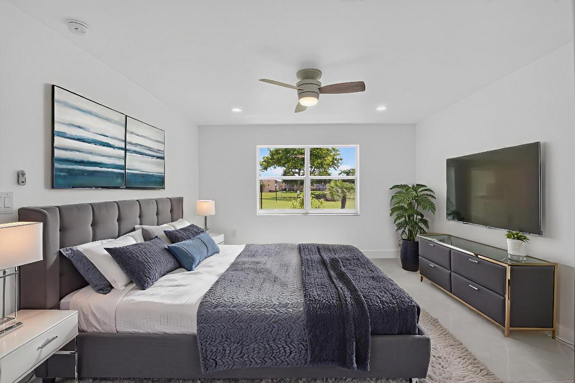 SANDALFOOT SOUTH THREE  COND - Residential