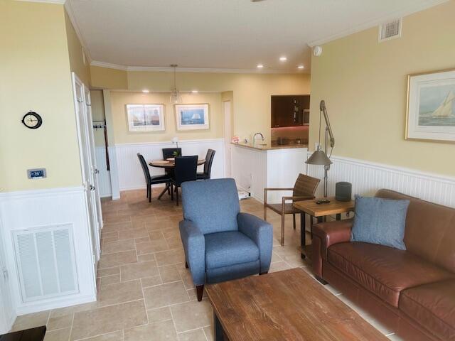 HARBORAGE YACHT CONDO - Residential Lease