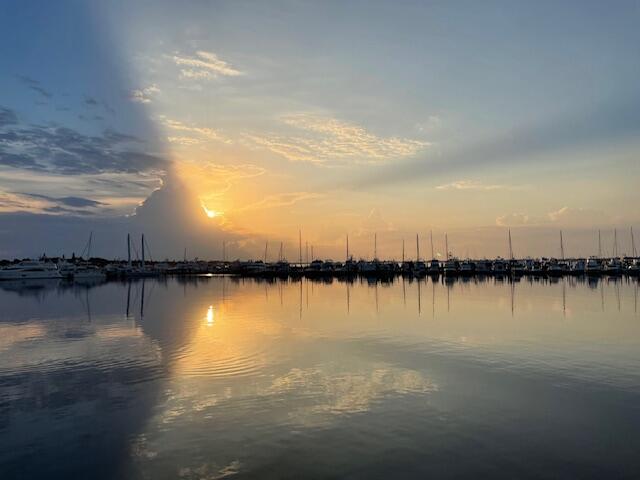 HARBORAGE YACHT CONDO - Residential Lease