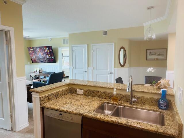 HARBORAGE YACHT CONDO - Residential Lease