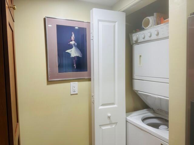 HARBORAGE YACHT CONDO - Residential Lease