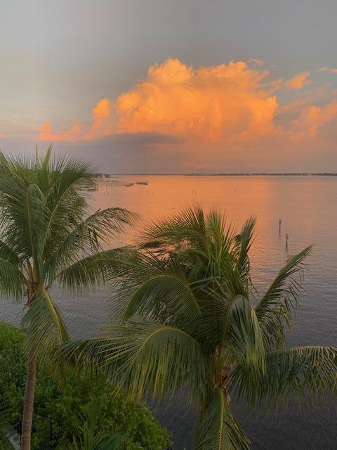 HARBORAGE YACHT CONDO - Residential Lease
