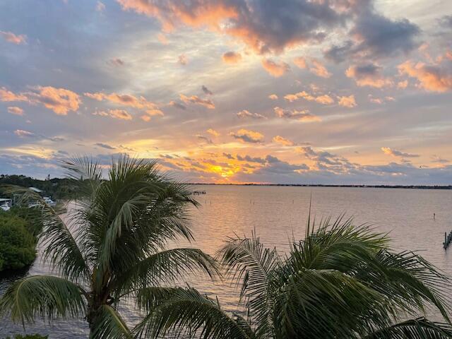 HARBORAGE YACHT CONDO - Residential Lease