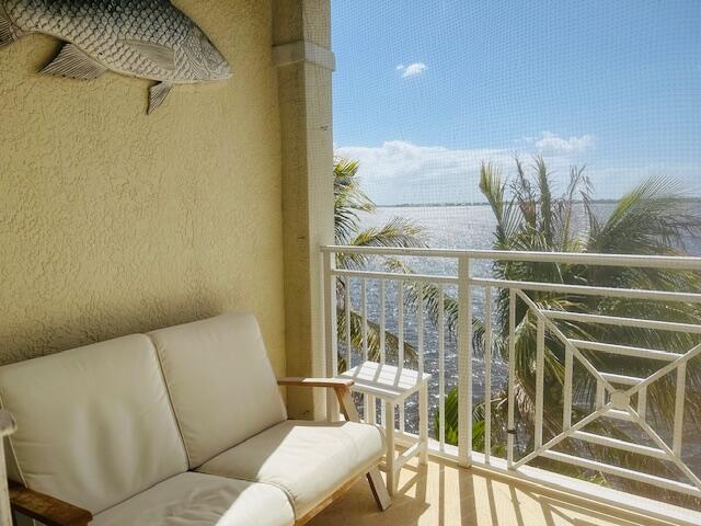 HARBORAGE YACHT CONDO - Residential Lease