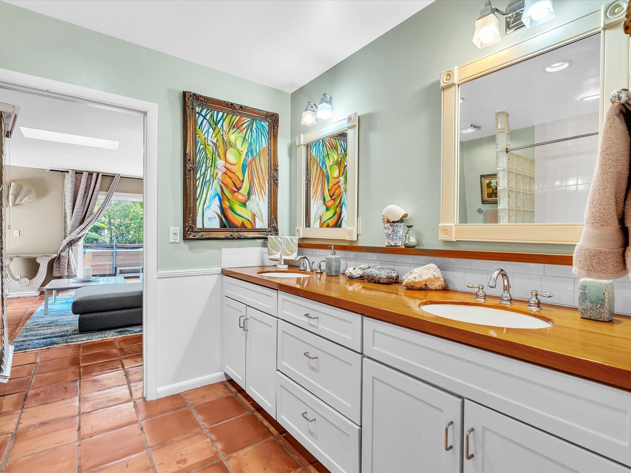 WATERWAY MANOR - Residential