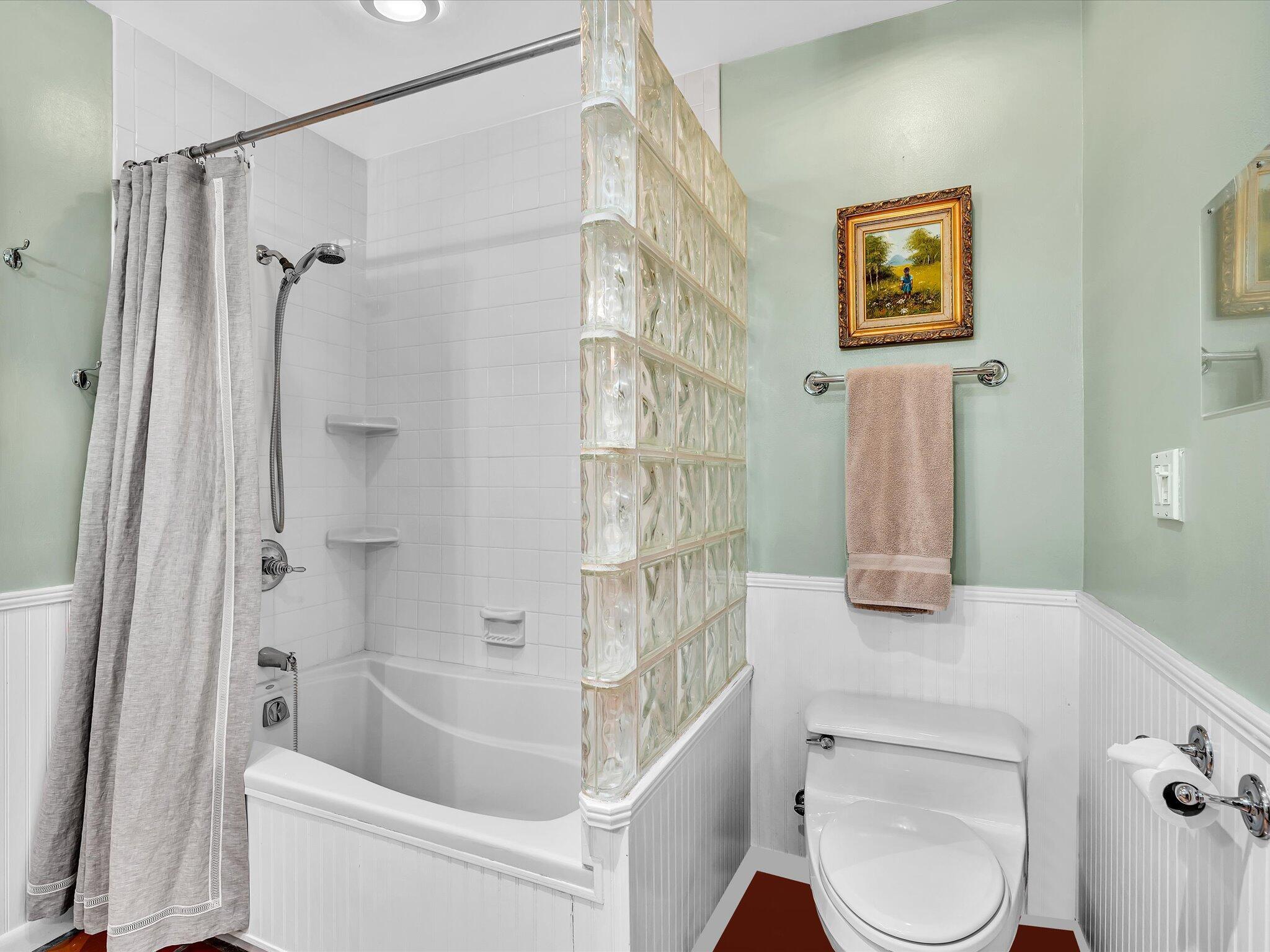 WATERWAY MANOR - Residential