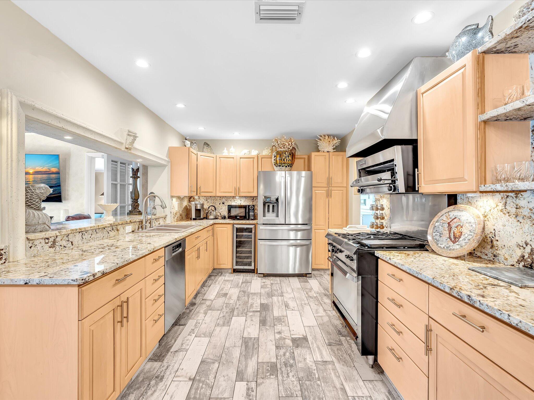 WATERWAY MANOR - Residential