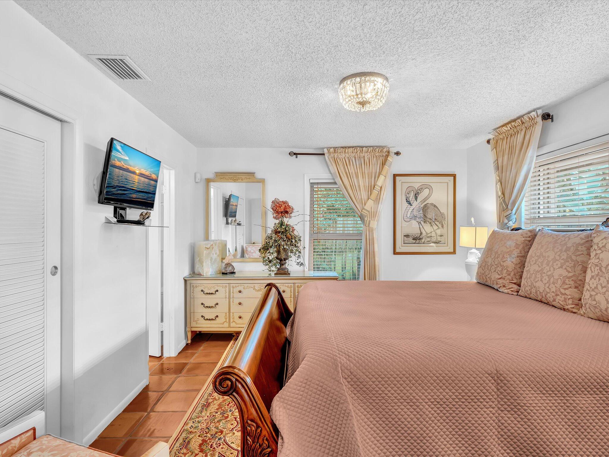 WATERWAY MANOR - Residential