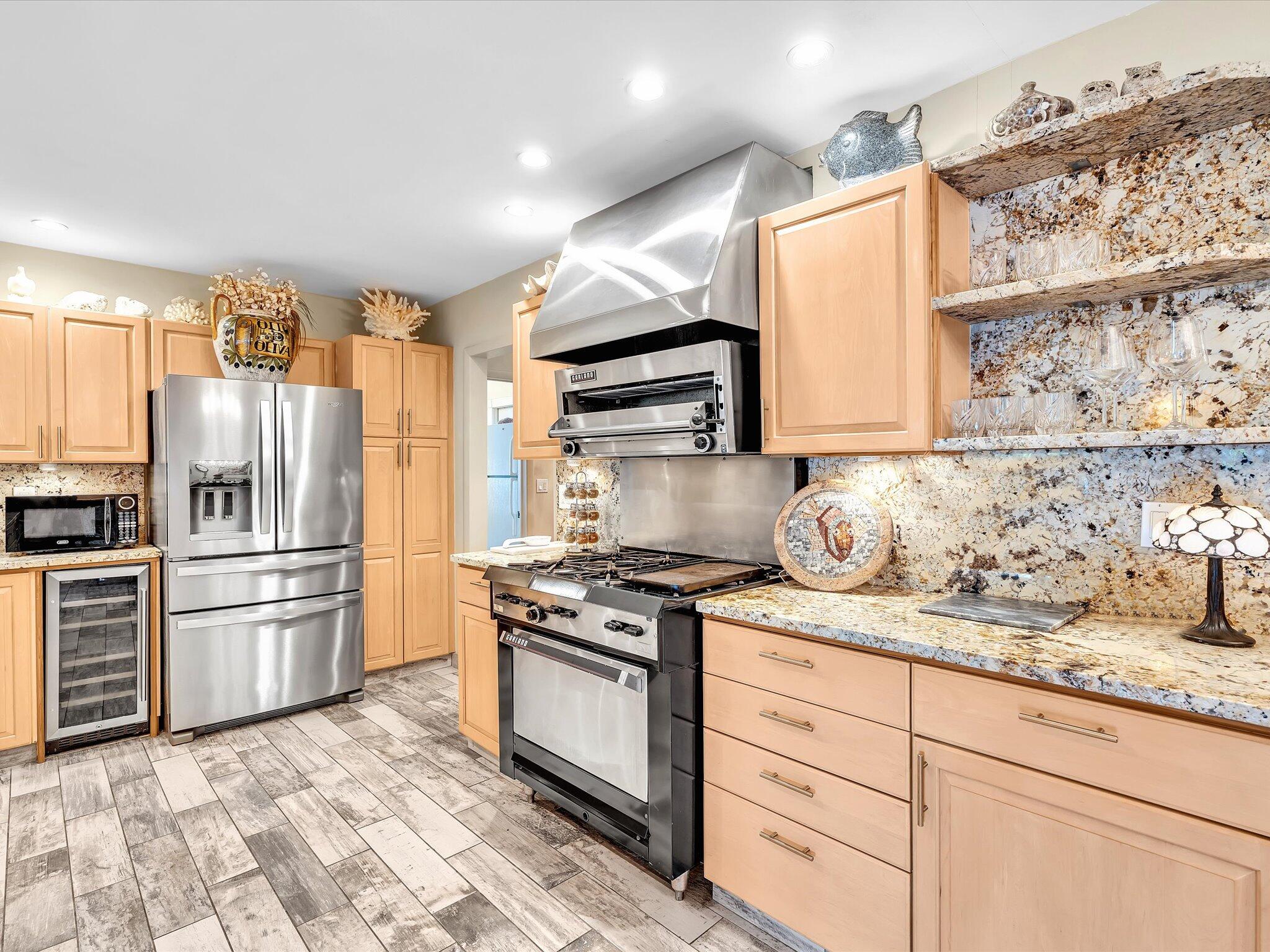 WATERWAY MANOR - Residential