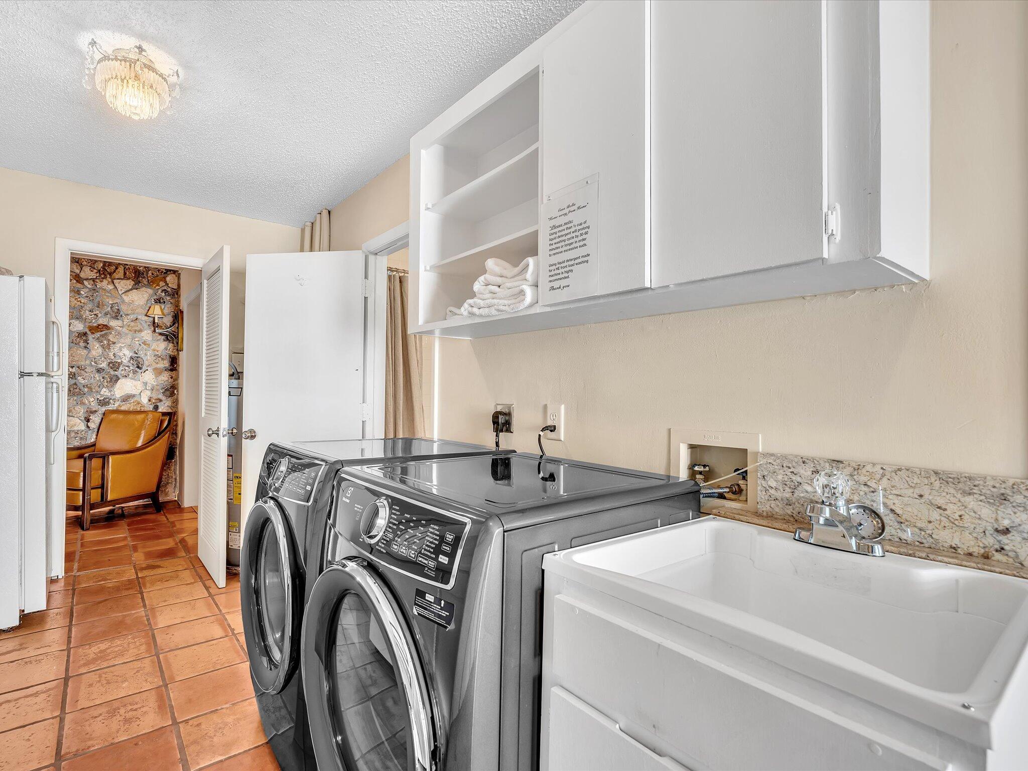 WATERWAY MANOR - Residential