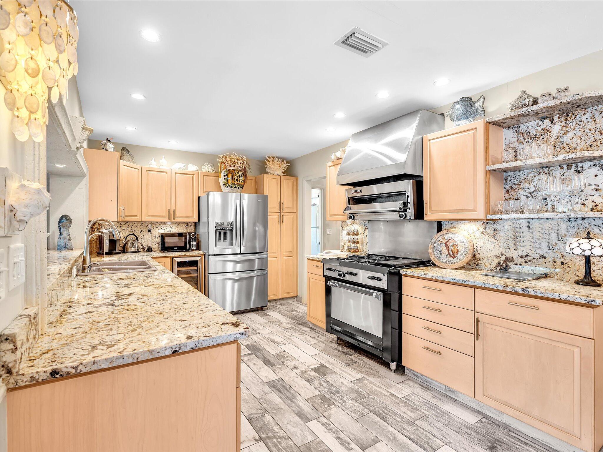 WATERWAY MANOR - Residential