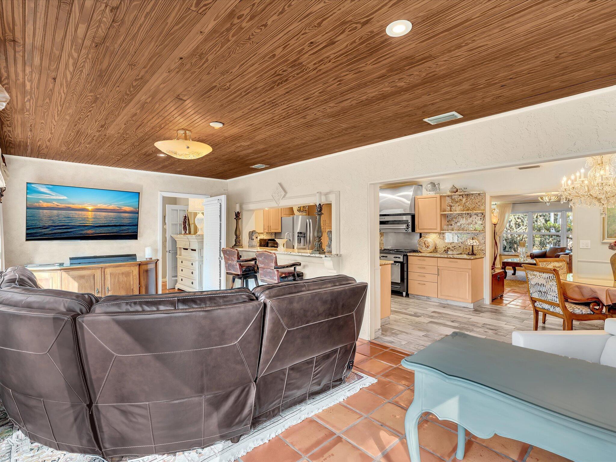 WATERWAY MANOR - Residential