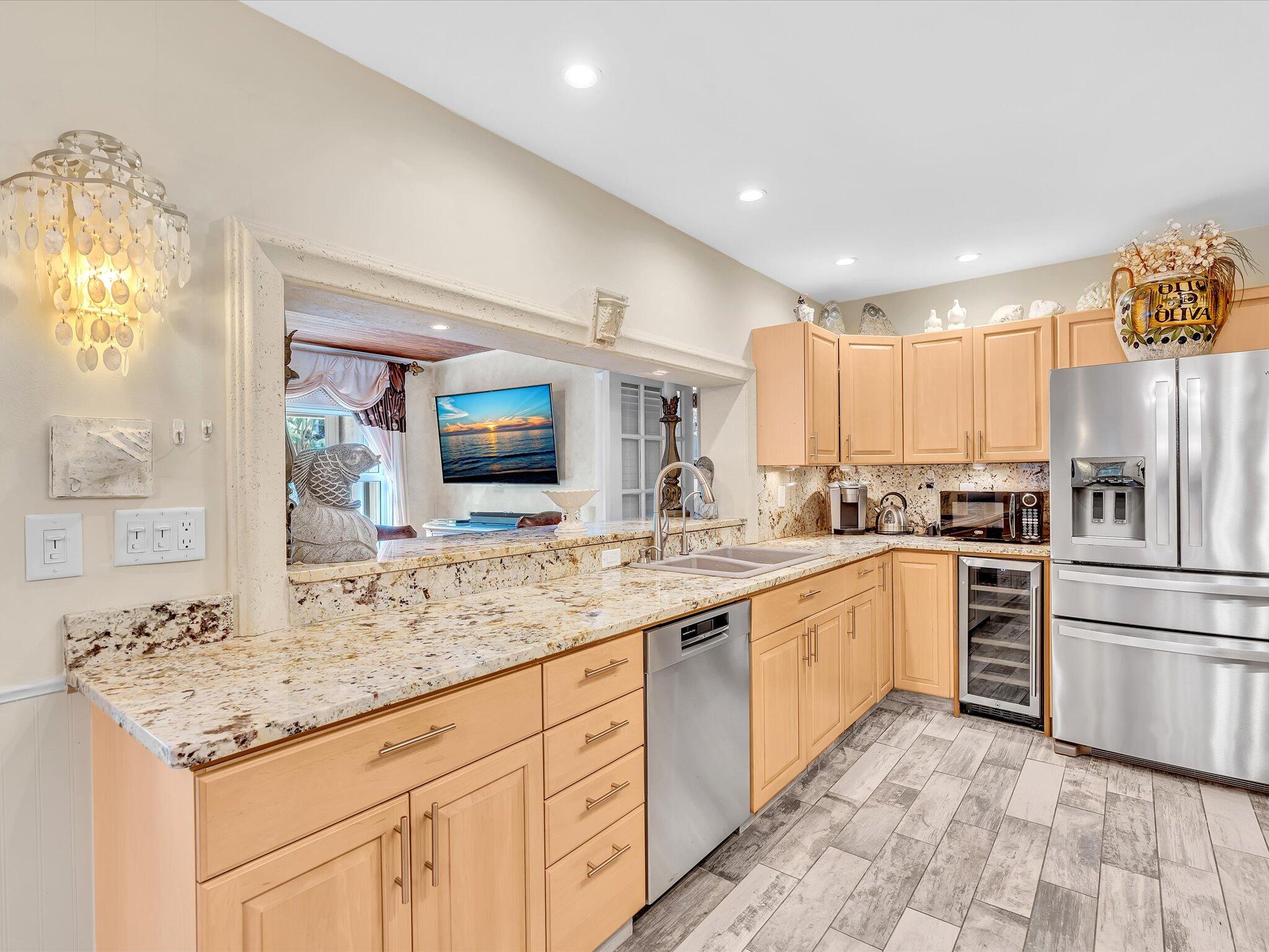 WATERWAY MANOR - Residential