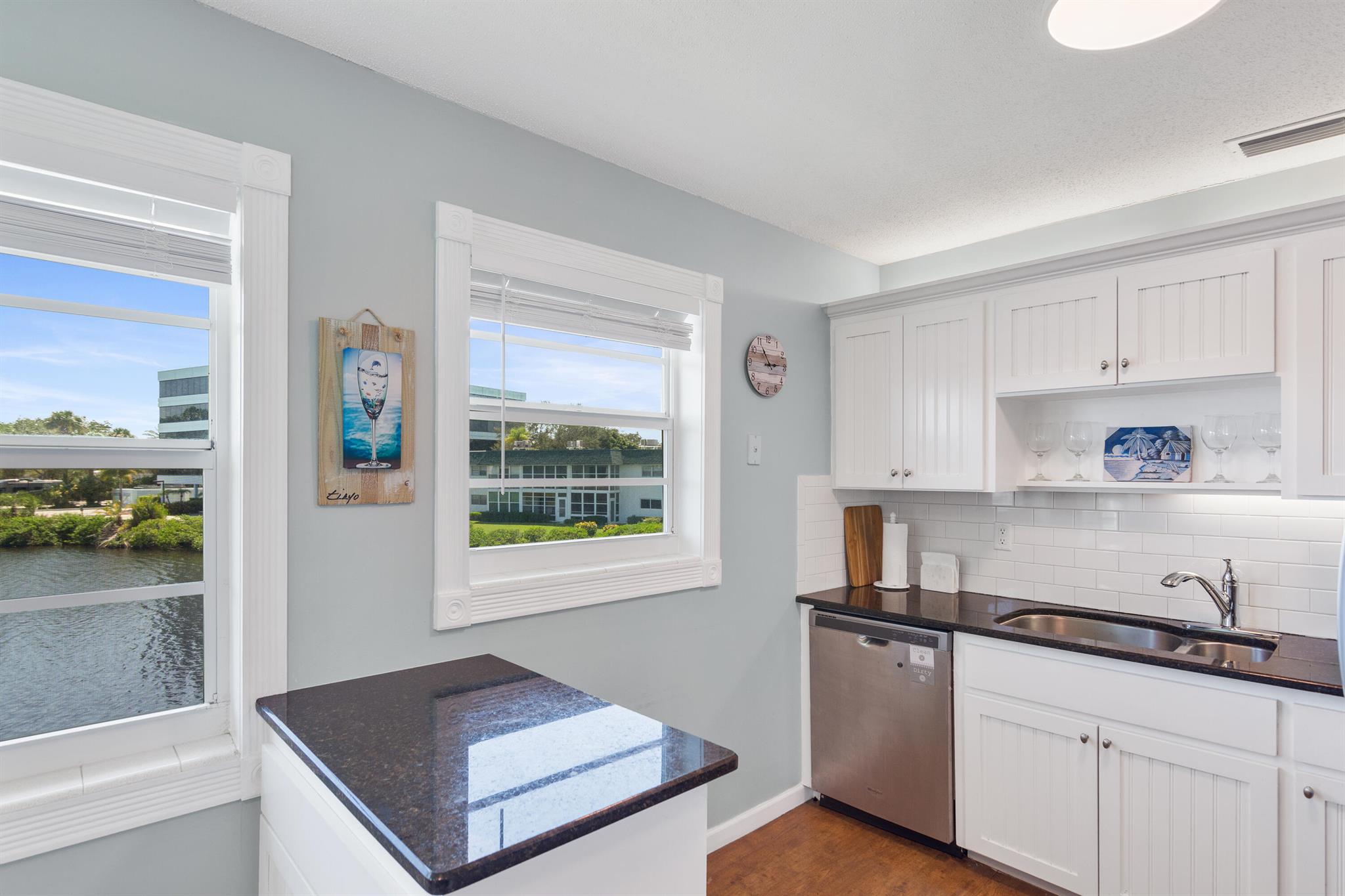 2800 Indian River Boulevard J10