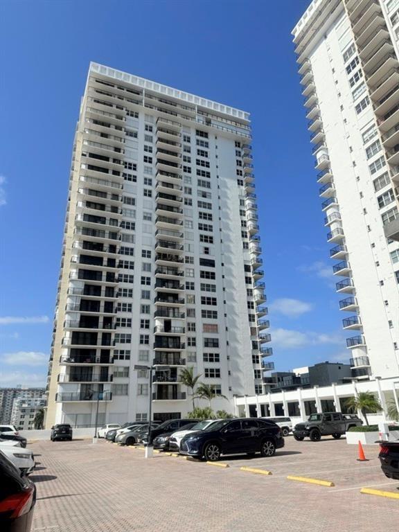 Quadomain Tower - Residential Lease