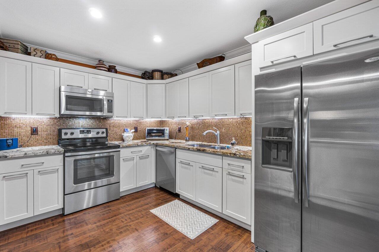 BOCA POINTE - Residential