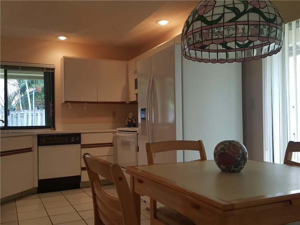 Country Address 102-1 B - Residential