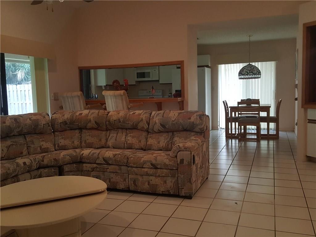Country Address 102-1 B - Residential