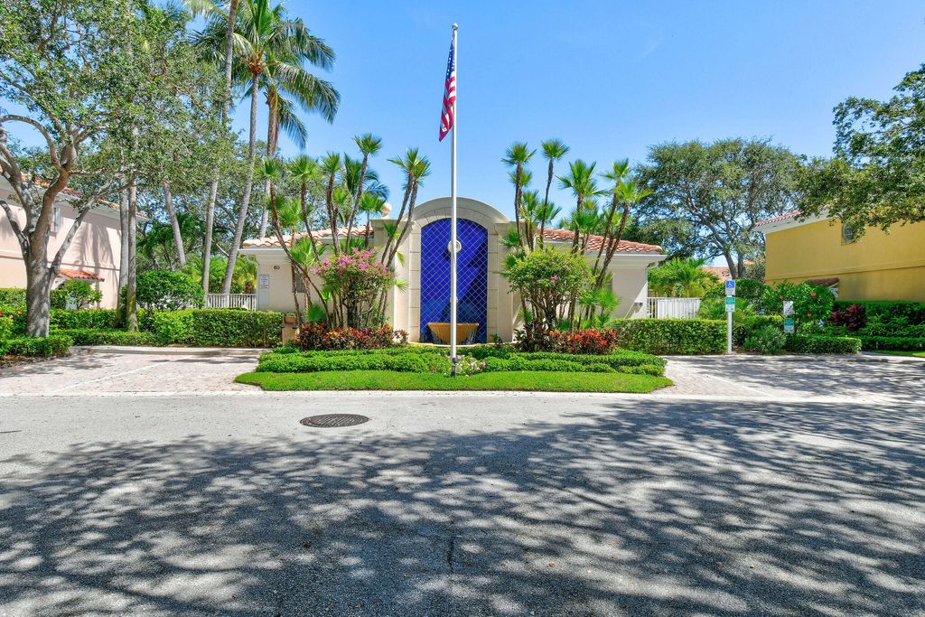 Photo of 59 Live Oak Circle, Tequesta, FL 33469 (MLS # R11012996)