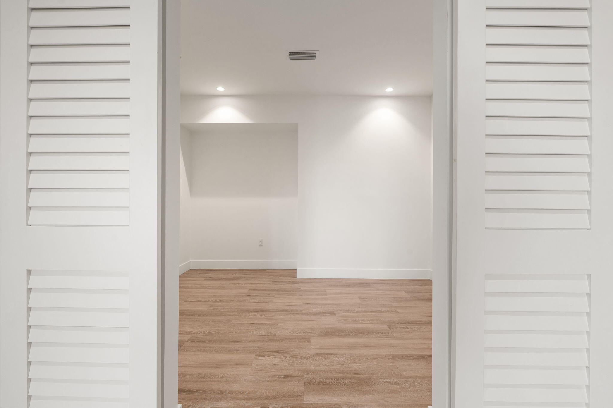 SAILFISH COVE CONDOMINIUM - Residential