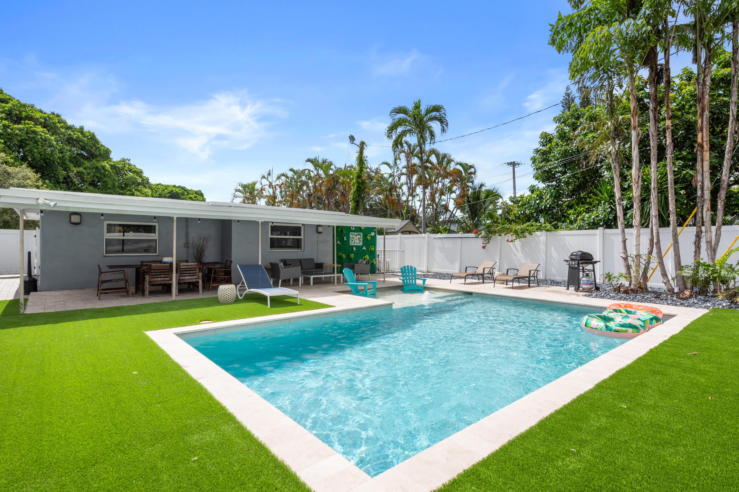 2012 SW 4th Avenue