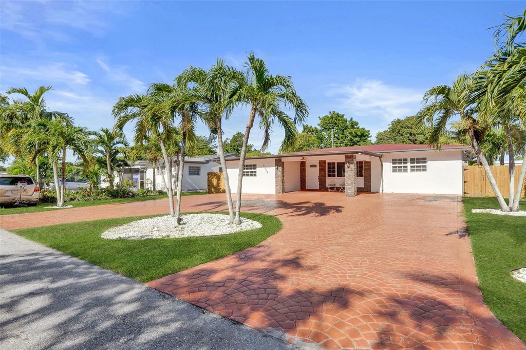 Photo of 6209 SW 20th Ct, Miramar, FL 33023 (MLS # F10541295)