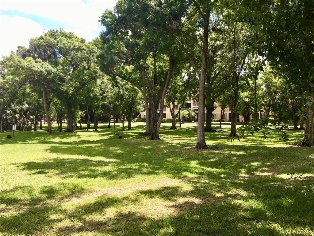 Sailboate Pointe Condo - Residential