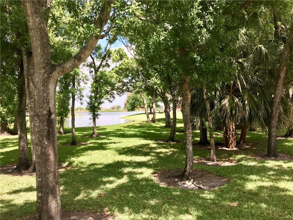 Sailboate Pointe Condo - Residential