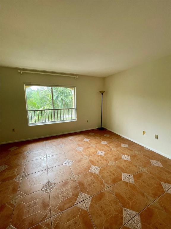 Sailboate Pointe Condo - Residential