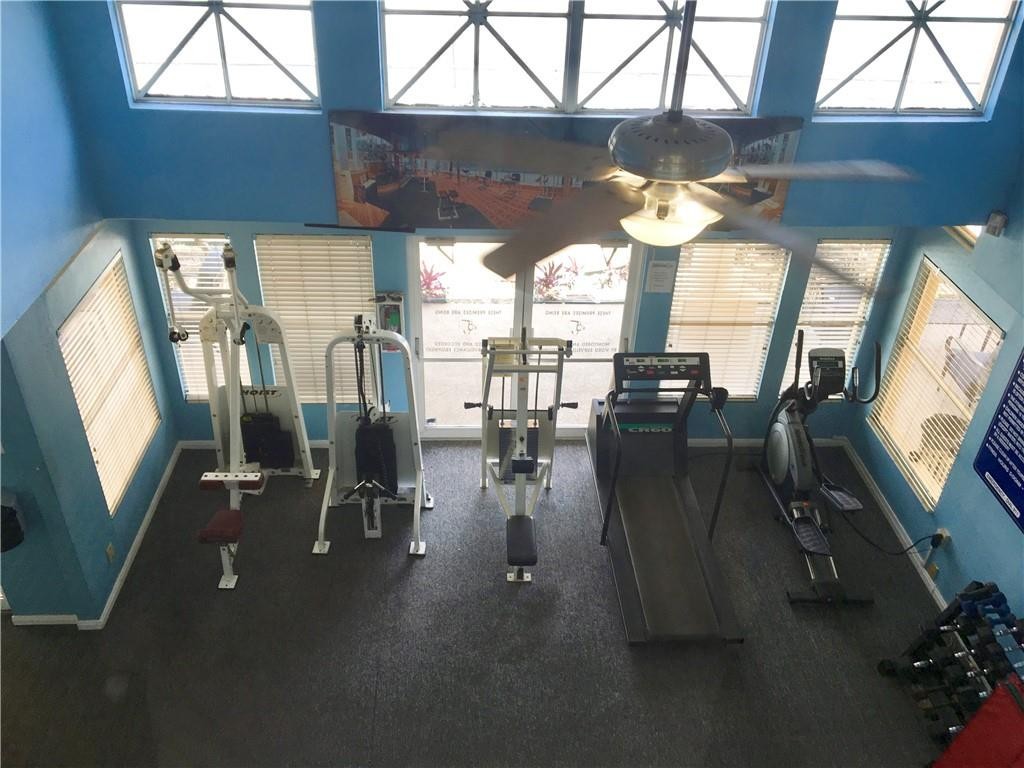 Sailboate Pointe Condo - Residential