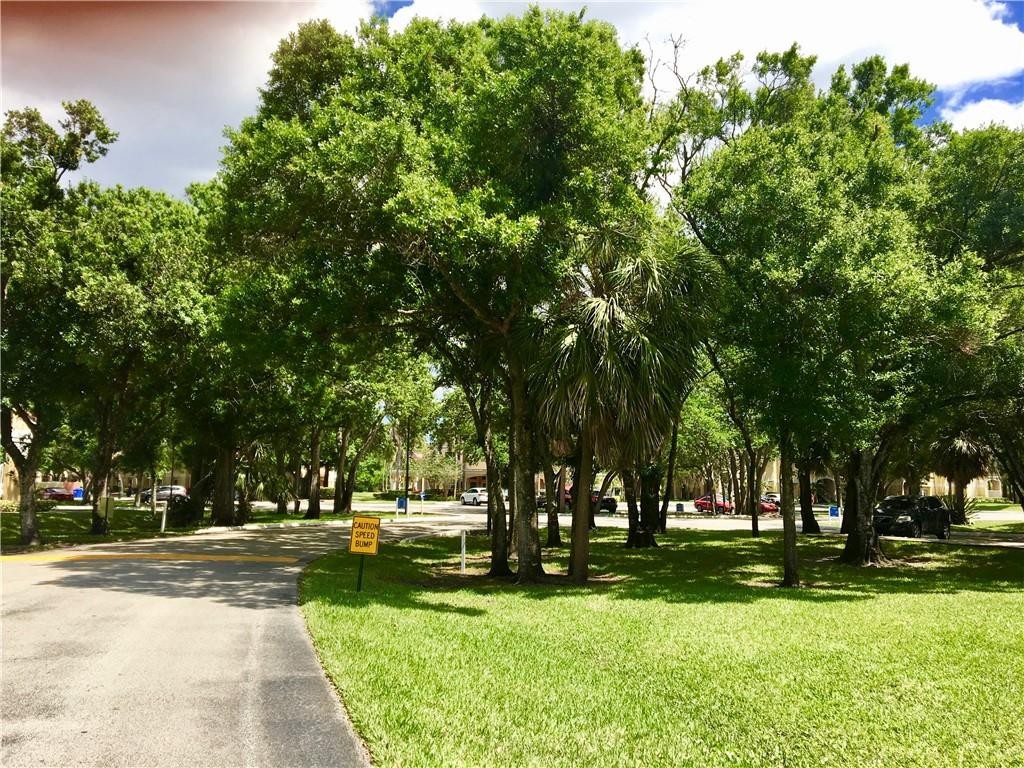 Sailboate Pointe Condo - Residential